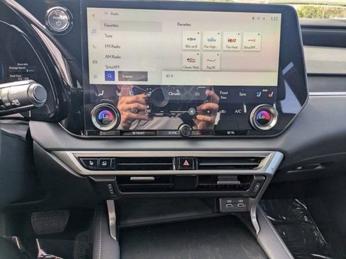 Used 2025 Lexus RX 350 w/ Convenience Package image 24