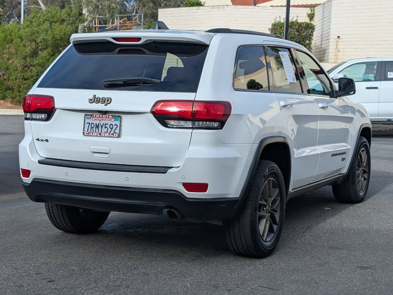 Used 2016 Jeep Grand Cherokee Laredo 75th Anniversary AWD/4WD image 13
