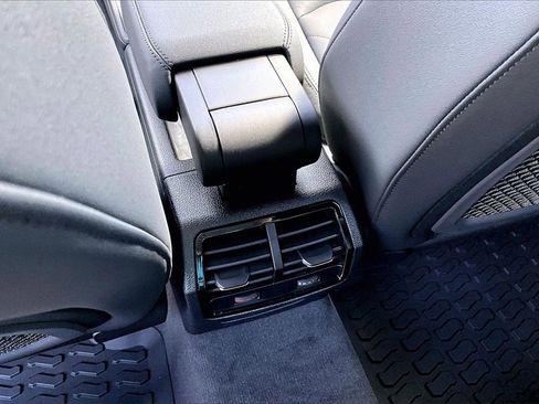 New 2025 Audi Q3 2.0T Premium image 18