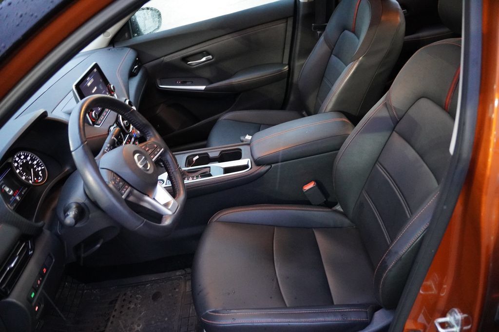Used 2020 Nissan Sentra SR w/ Premium Package FWD image 4