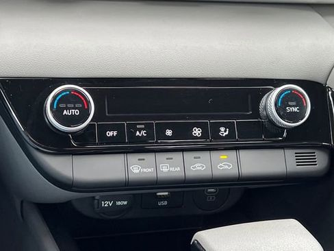 New 2026 Hyundai Elantra Hybrid FWD image 18