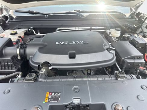Used 2022 GMC Canyon Denali RWD image 17