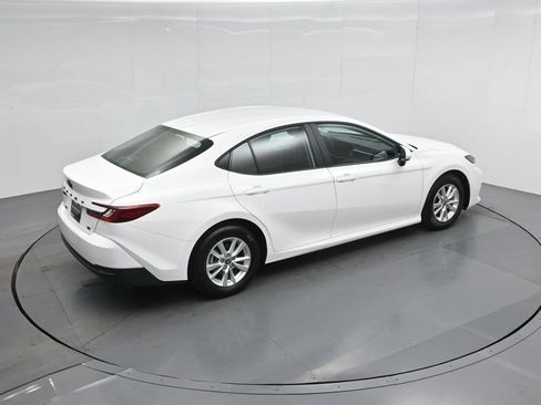 Used 2025 Toyota Camry LE FWD image 35