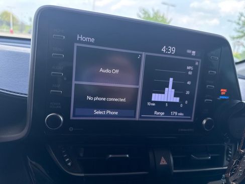 Used 2020 Toyota C-HR LE FWD image 9