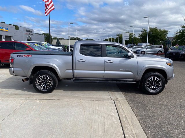 Used 2020 Toyota Tacoma TRD Sport w/ TRD Premium Sport Package AWD/4WD image 2