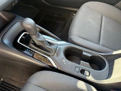 Used 2025 Toyota Corolla LE image 19