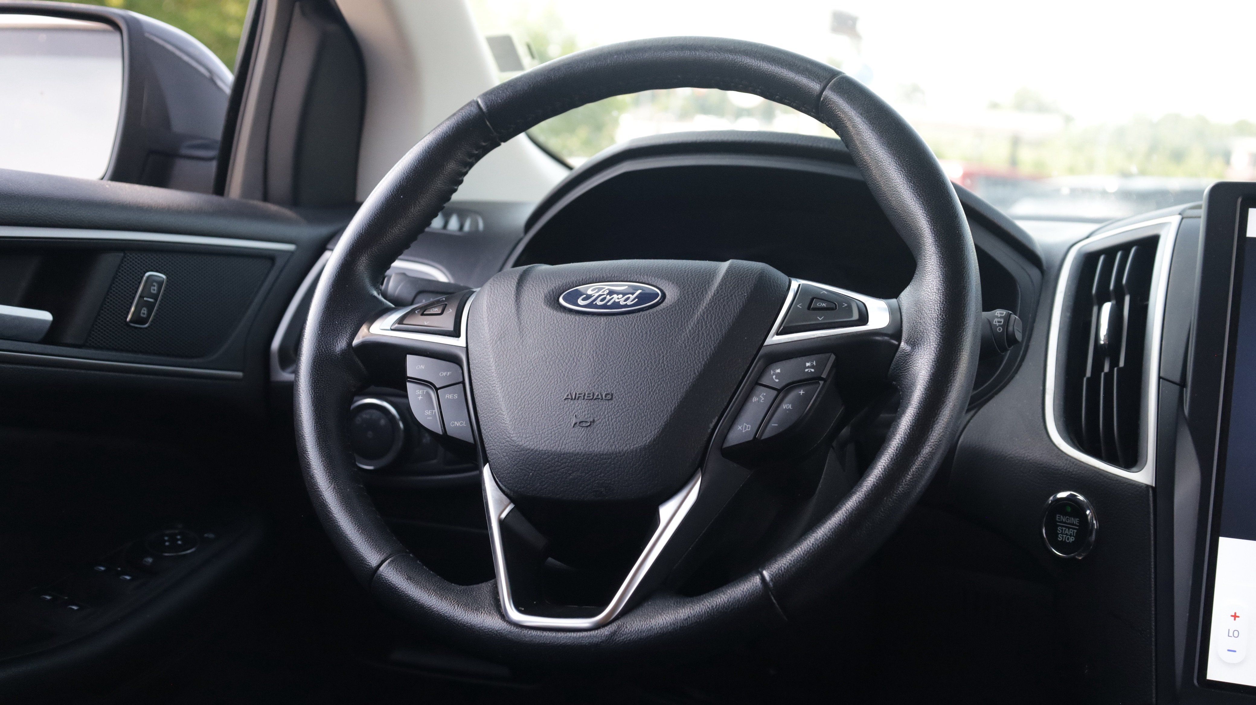 Used 2023 Ford Edge SEL AWD/4WD image 7