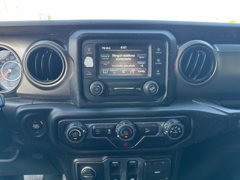 Used 2019 Jeep Wrangler Sport AWD/4WD image 21