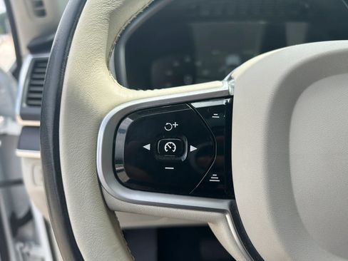 Used 2020 Volvo XC90 T5 Momentum w/ Protection Package Premier FWD image 15