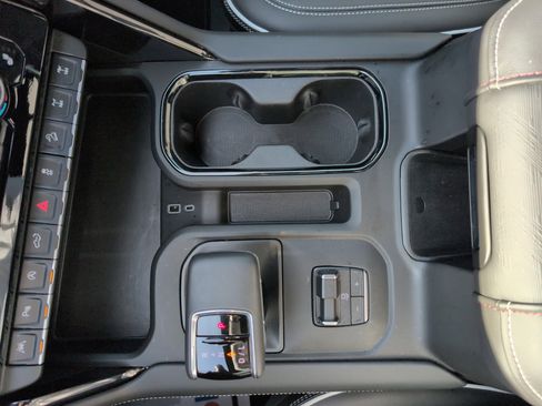 Used 2025 GMC Sierra 1500 AT4X image 26