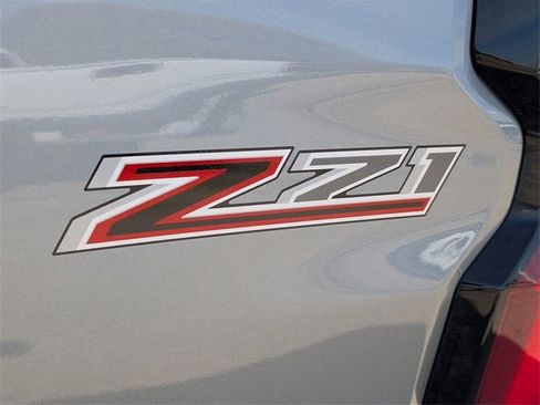 Used 2024 Chevrolet Colorado Z71 w/ Z71 Convenience Package 2 image 6