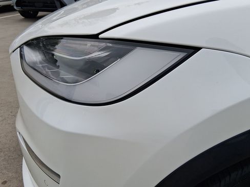 Used 2022 Tesla Model X AWD image 10