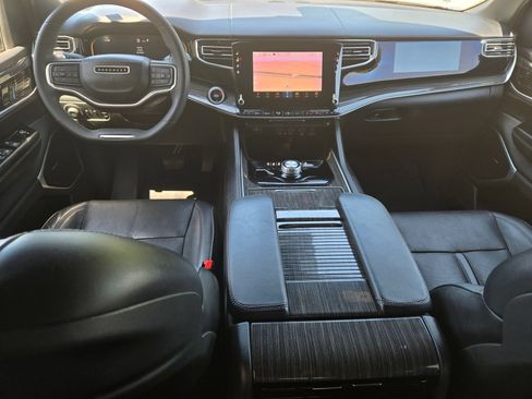 Used 2022 Jeep Wagoneer Series II w/ Premium Group I AWD/4WD image 8