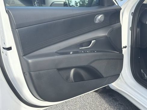 Certified 2026 Hyundai Elantra Hybrid FWD image 10