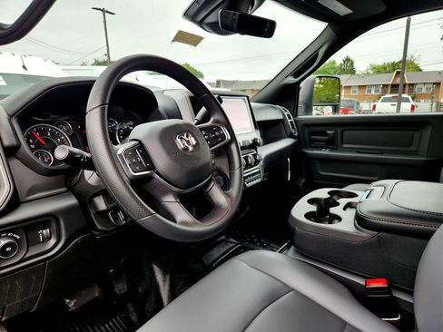 New 2025 RAM 5500 Tradesman image 18