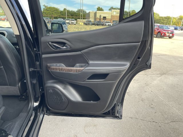 Used 2023 GMC Acadia Denali w/ Black Diamond Edition FWD image 14