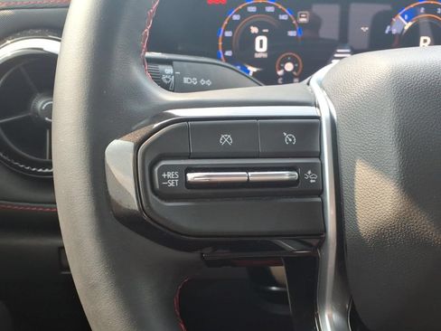 Used 2024 Chevrolet Colorado Z71 w/ Z71 Convenience Package 2 AWD/4WD image 15