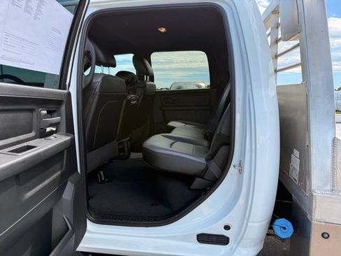 Used 2024 RAM 5500 Tradesman w/ Chrome Appearance Group AWD/4WD image 15