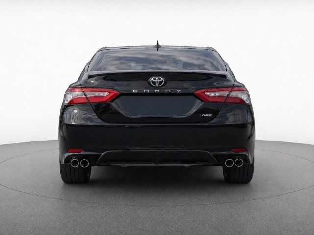 Used 2018 Toyota Camry XSE FWD image 7