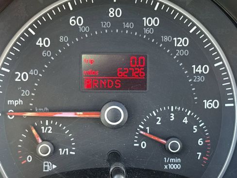 Used 2009 Volkswagen Beetle Blush image 13