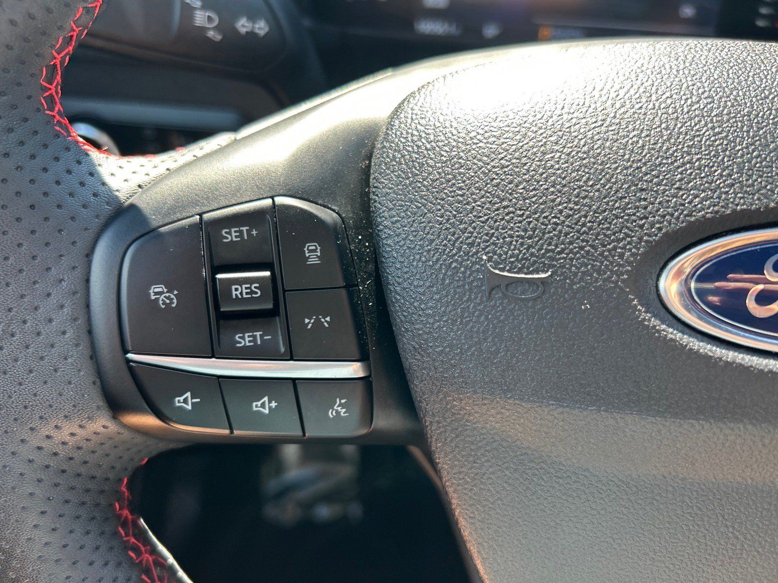 Used 2023 Ford Escape ST-Line AWD/4WD image 25