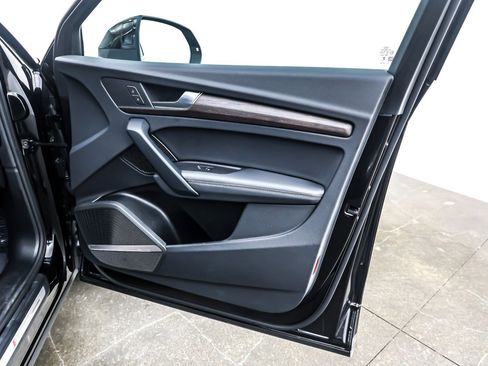 Used 2025 Audi Q5 2.0T Premium Plus w/ Premium Plus Package image 25