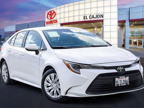 Certified 2024 Toyota Corolla LE image 1