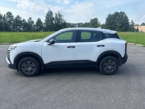Used 2025 Nissan Kicks S FWD image 4