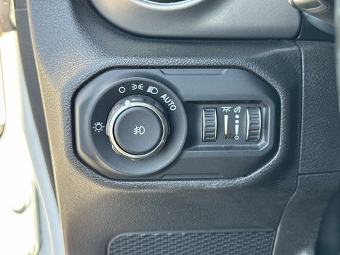 Used 2022 Jeep Wrangler Unlimited Sport AWD/4WD image 30