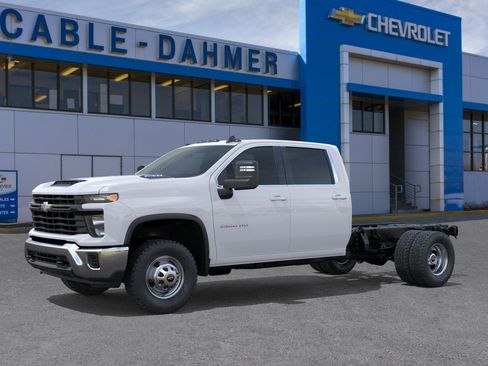 New 2026 Chevrolet Silverado 3500 W/T w/ Snow Plow Prep Package AWD/4WD image 2