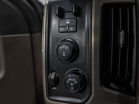 Used 2017 GMC Sierra 2500 Denali w/ Duramax Plus Package image 26