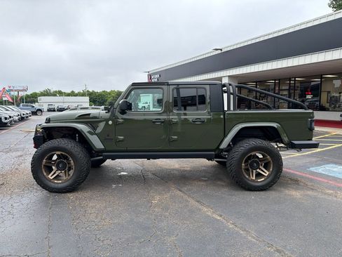Used 2023 Jeep Gladiator Sport AWD/4WD image 15