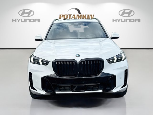 Used 2024 BMW X5 sDrive40i w/ M Sport Package RWD image 2