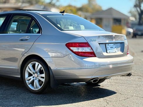 Used 2009 Mercedes-Benz C 300 4MATIC Sedan image 8