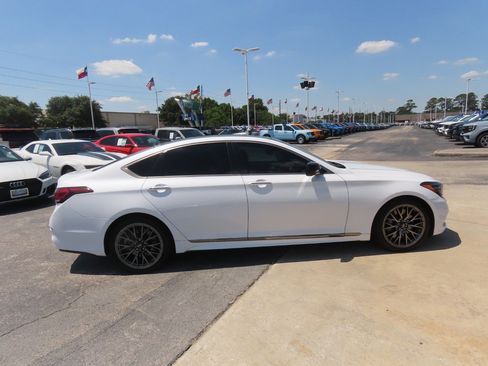 Used 2018 Genesis G80 3.3T Sport RWD image 10