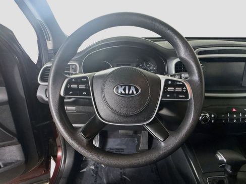 Used 2020 Kia Sorento LX FWD image 13