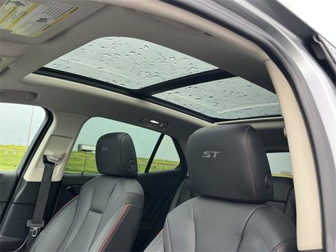 Certified 2023 Buick Envision Essence w/ Sport Touring Package image 18