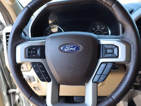 Used 2019 Ford F150 Lariat image 13