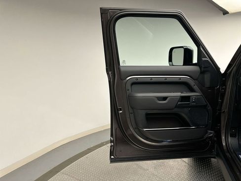 Certified 2025 Land Rover Defender 110 image 9