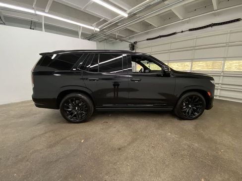 Used 2023 Cadillac Escalade Sport w/ LPO, ONYX Package AWD/4WD image 7