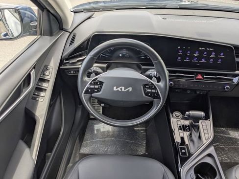 Certified 2023 Kia Niro EX Touring FWD image 19