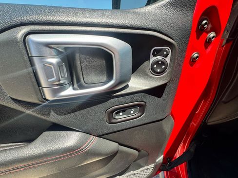 Used 2018 Jeep Wrangler Unlimited Rubicon AWD/4WD image 25