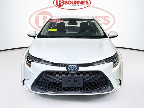 Used 2021 Toyota Corolla LE FWD image 3