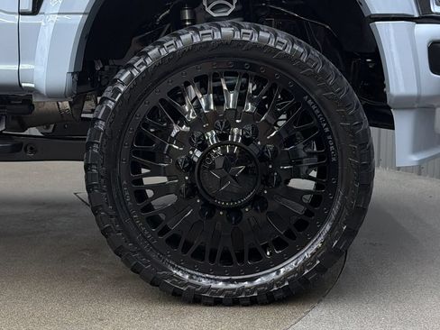 Used 2026 Ford F450 Platinum w/ FX4 Off-Road Package AWD/4WD image 9