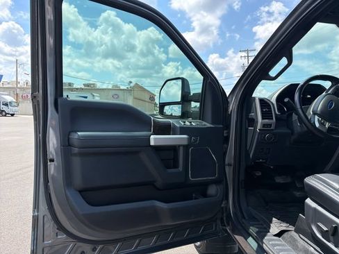 Used 2022 Ford F250 Lariat w/ Lariat Ultimate Package AWD/4WD image 18