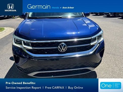 Used 2023 Volkswagen Taos SEL AWD/4WD image 2