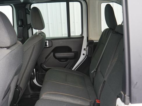 Used 2024 Jeep Wrangler Unlimited AWD/4WD image 29