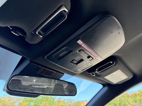 Used 2025 Toyota Camry SE image 13