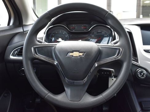 Used 2017 Chevrolet Cruze LS FWD image 25