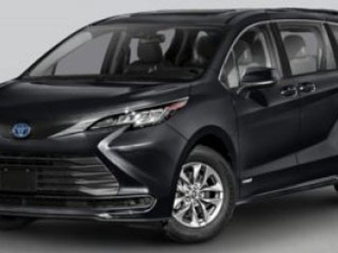 New 2026 Toyota Sienna XLE Woodland Edition image 2